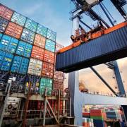 Một container hàng xuất khẩu ‘gánh’ 10 loại phí