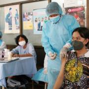 Campuchia có thể đạt tăng trưởng kinh tế tốt nhờ tiêm vắc xin Covid-19 nhanh chóng