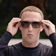 Facebook trình làng kính thông minh có thể chụp ảnh, nghe gọi điện thoại