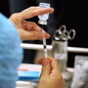 Bộ Y tế khuyến cáo về sử dụng kết hợp 2 loại vắc xin phòng Covid-19