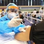 TP.HCM tổ chức tiêm vắc xin cho người lao động từ tỉnh trở lại làm việc