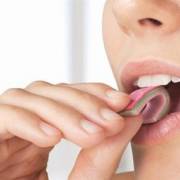 Mỹ thử nghiệm loại kẹo cao su có thể ngăn chặn Covid xâm nhập cơ thể