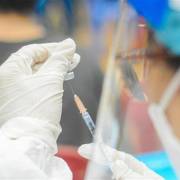 Bộ Y tế xin ý kiến về việc tiêm vắc xin cho trẻ dưới 12 tuổi