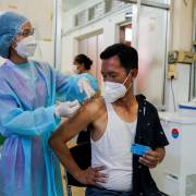 Campuchia miễn cách ly người đã tiêm vắc xin Covid-19