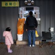Số ca nhiễm Covid-19 lại tăng vượt kỷ lục tại Hàn Quốc
