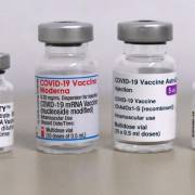 Hiệu quả phòng vệ cao hơn nếu tiêm trộn vắc xin Pfizer, AstraZeneca với Moderna