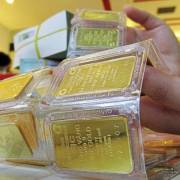 Giá vàng thế giới ‘bốc hơi’ gần 700.000 đồng, vàng SJC giảm 150.000 đồng