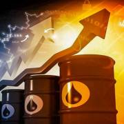 Giá dầu vọt lên 130 USD/thùng, cao nhất trong 13 năm