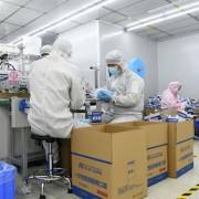 Foxconn nối lại hoạt động nhà máy ở Thâm Quyến