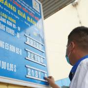 Giá xăng tăng mạnh lên mức 29.824 đồng/lít