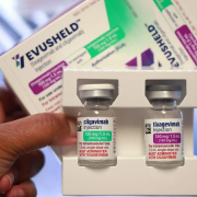 Bộ Y tế: Evusheld không phải ‘siêu vắc xin’