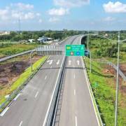 ĐBSCL: Quốc lộ ‘già nua’, cao tốc chậm chạp