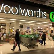 Chuỗi siêu thị lớn nhất Australia thử nghiệm sử dụng 100% năng lượng xanh