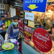 Singapore lâm vào ‘khủng hoảng cơm gà’ vì chính sách cấm xuất khẩu của Malaysia