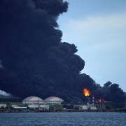 Cảng nhiên liệu Cuba cháy như ‘địa ngục’, 6 nước hợp lực cứu hỏa