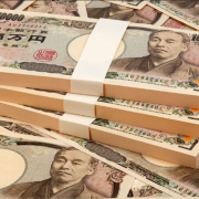Đồng yen xuống mức thấp nhất so với USD trong vòng 34 năm