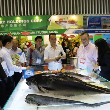 Khi thương nhân Trung Quốc đổ về hội chợ Vietfish gom thủy sản