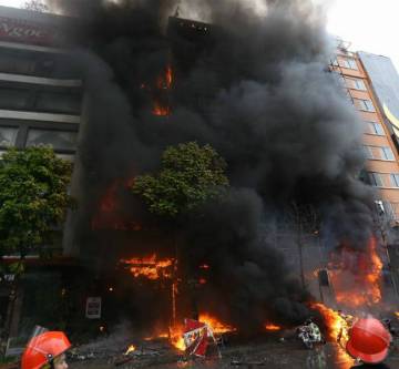13 người chết trong vụ cháy quán karaoke ở Hà Nội