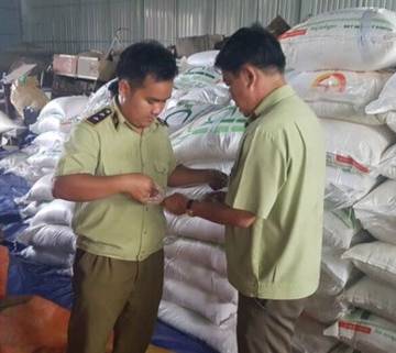 TPHCM: Bắt giữ 70 tấn đường cát nhập lậu