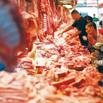 Trung Quốc giảm ăn thịt heo, người nuôi gặp khó