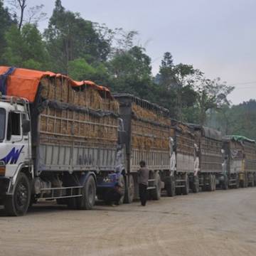 Mỗi ngày có hơn 1.500 xe ôtô chở hàng qua cửa khẩu Lạng Sơn
