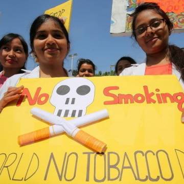 Chính phủ Malaysia được khuyến cáo ‘tiếp tục tăng thuế thuốc lá cao hơn nữa’