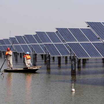Các tấm pin mặt trời ‘già nua’ của Trung Quốc là vấn đề lớn với môi trường