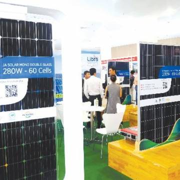 Pin mặt trời: ‘Dấu ấn nhà đầu tư Trung Quốc, Đài Loan’ và nỗi lo môi trường