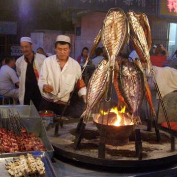 ‘Đốn’ lưỡi ở chợ đêm Urumqi