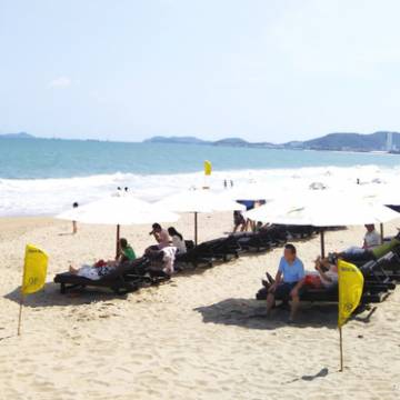 Nha Trang tìm cách ‘lấy lại’ bãi biển cho người dân