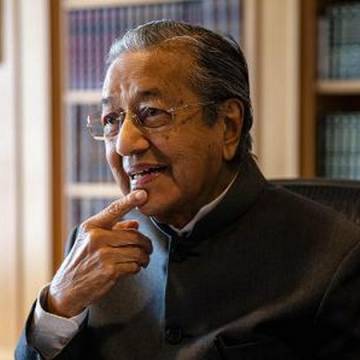 Thủ tướng Malaysia bất ngờ kêu gọi xem xét lại CPTPP
