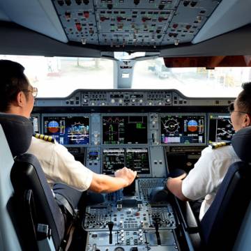 Cục Hàng không lên tiếng về nghi vấn tuyển phi công của Vietnam Airlines