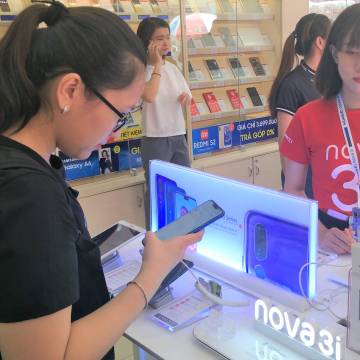 FPT Shop mở bán Huawei Nova 3i
