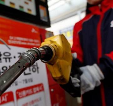 Hàn Quốc tuyên bố sẽ lần đầu giảm thuế xăng dầu sau 10 năm