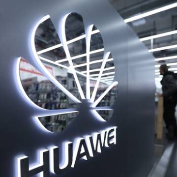 Nhà Trắng sắp ra sắc lệnh cấm công ty Mỹ mua thiết bị của Huawei và ZTE