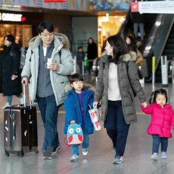 Hàn Quốc: Nhiều người vẫn đi làm trong dịp Tết