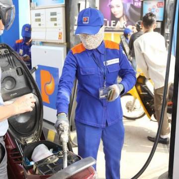 Việt Nam giảm mạnh nhập khẩu xăng dầu trong tháng 1