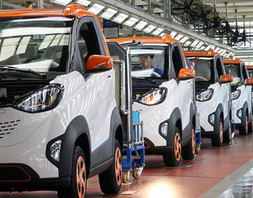 Trung Quốc đối diện nguy cơ vỡ ‘bong bóng’ ô tô điện
