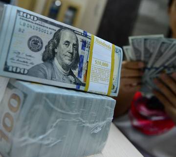 Giá USD chạm mốc 23.450 đồng tại Vietcombank