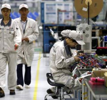 Gần 41% công ty Mỹ tại Trung Quốc cân nhắc chuyển cơ sở sản xuất