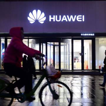 Huawei phủ nhận việc hợp tác với quân đội Trung Quốc