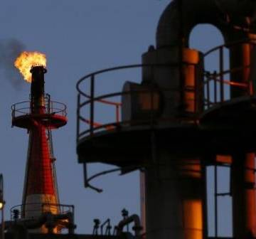 Giá dầu tăng hơn 2% sau các vụ tấn công tàu chở dầu ở vịnh Oman