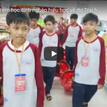 [Video] 100 học sinh nghèo hiếu học về dự Trại hè Đại sứ hàng Việt tí hon lần 9