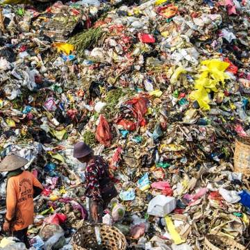 Indonesia gửi trả Australia hơn 200 tấn rác thải