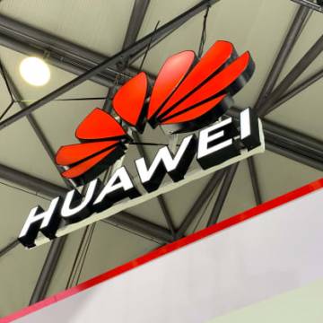Mỹ ‘giáng đòn’ nặng nề chưa từng có lên Huawei