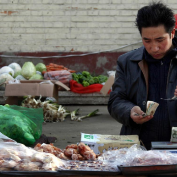 Trung Quốc ở thế lưỡng nan: giảm phát sản xuất, lạm phát giá lương thực