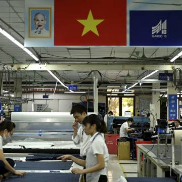 Những nút thắt khiến Việt Nam khó đón ‘làn sóng dịch chuyển sản xuất toàn cầu’