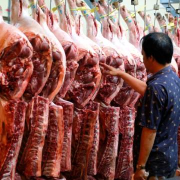 Giá thịt heo tăng sốc, lên 200.000 đồng/kg