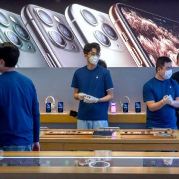 Apple lãnh đủ ở Trung Quốc, Samsung hưởng lợi nhờ sản xuất ở Việt Nam