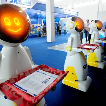 Trung Quốc đưa robot y tế vào chống dịch nCoV
